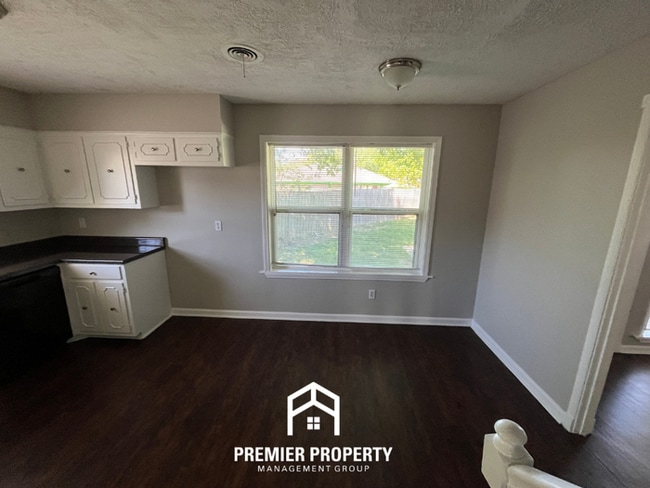 Building Photo - Spacious 4BR/2BA in Whitehaven | 2,000+ SQ FT, Hardwood Floors & Fireplace