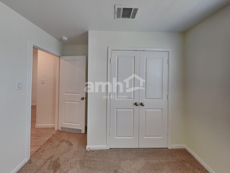 Building Photo - 2708 Iberia Ct
