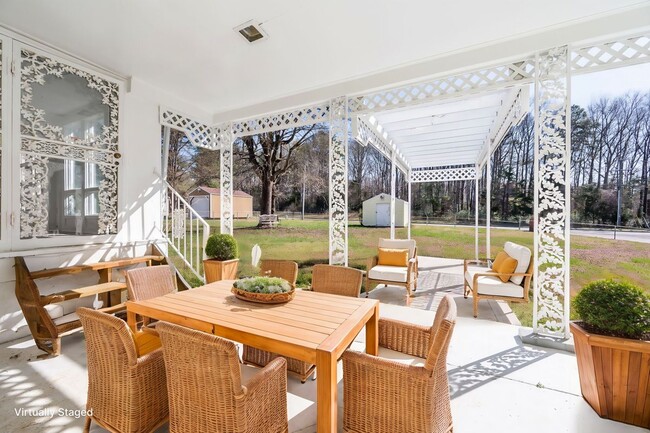Building Photo - 7800 Tamarind Dr