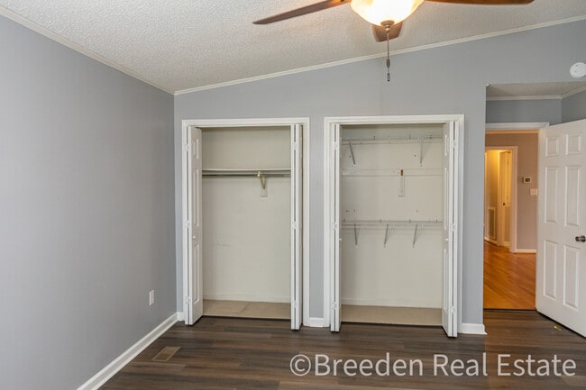 Building Photo - 160 Crump St