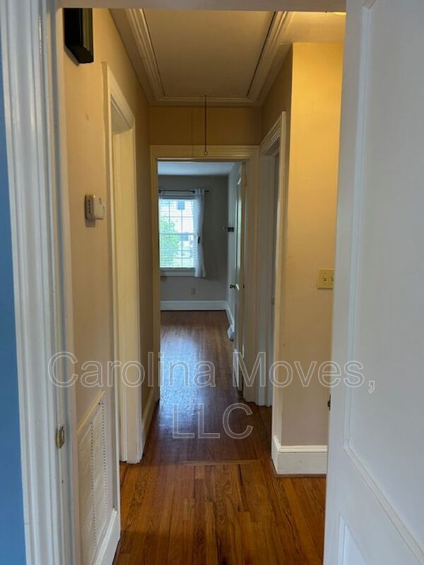 Building Photo - 114 Lenore Ave