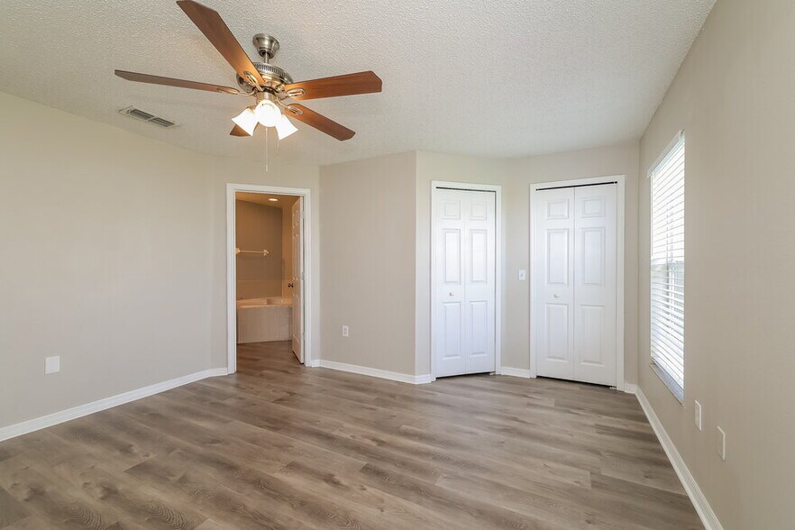 Building Photo - 1140 Chesterfield Ct