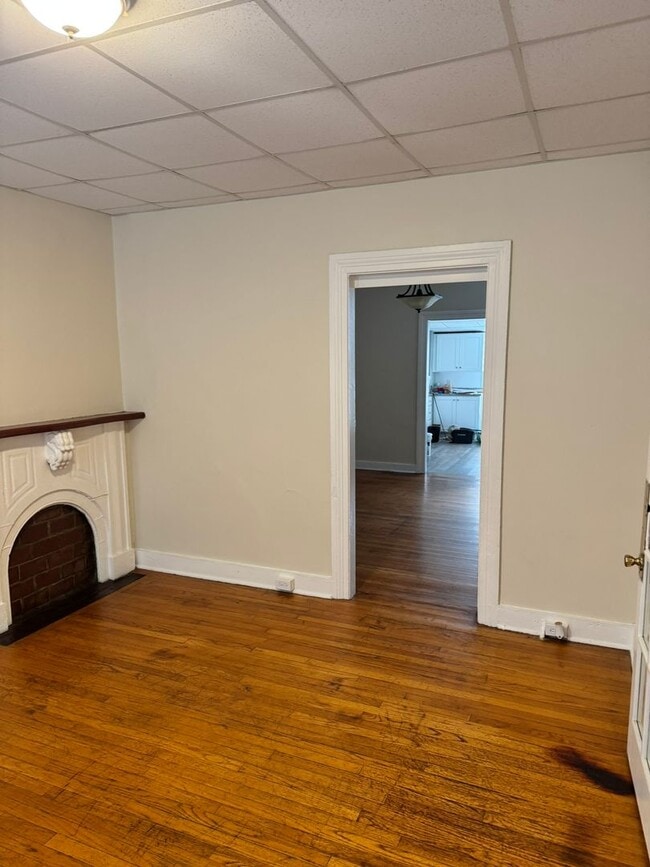 Building Photo - 210-212 N Potomac St