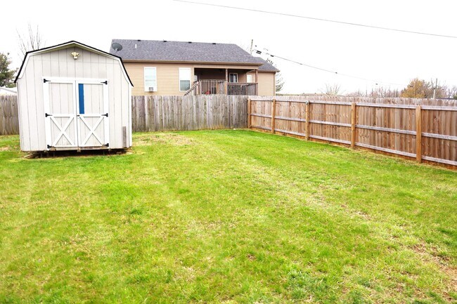 Building Photo - 1023 Rueland Dr