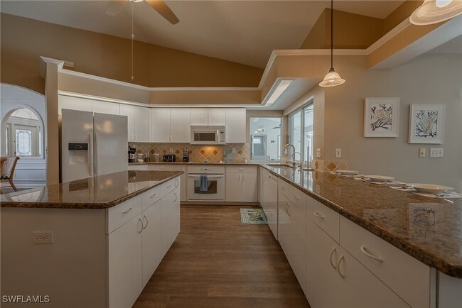 Building Photo - 2612 SW 52nd Terrace