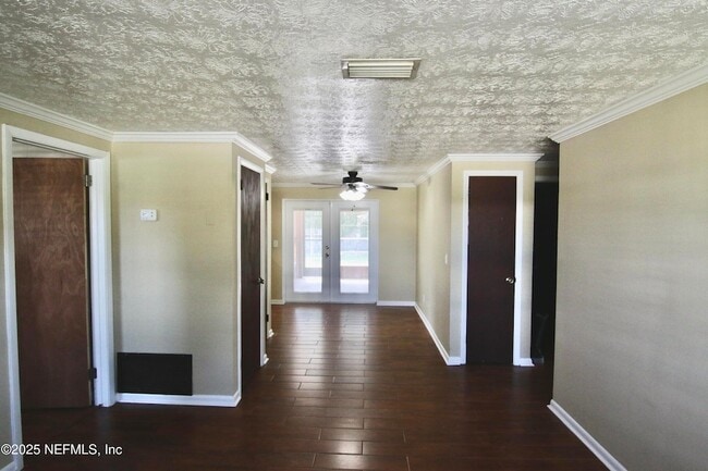 Building Photo - 137 Hercules Dr E