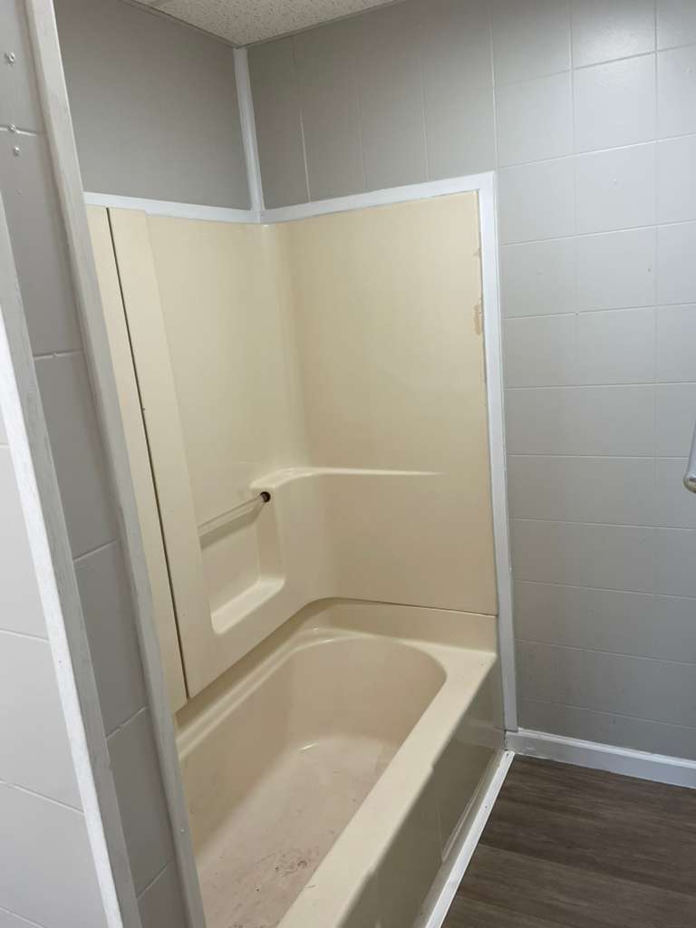 Building Photo - 315 10th St