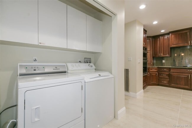 Building Photo - 1 Tiffany Cir