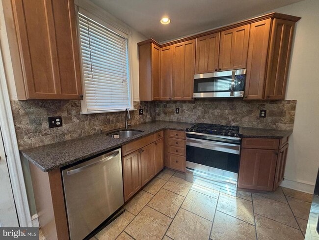 Building Photo - 1505 Hancock St