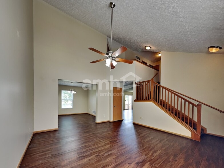 Building Photo - 113 Merriston Cir