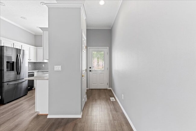 Building Photo - 2 Bedroom 2 Bathroom townhome in Southeast...
