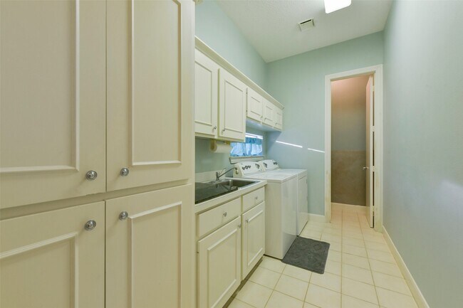 Building Photo - 14810 Tumbling Falls Ct