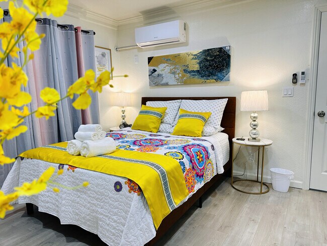 Building Photo - 6215 Alhambra Ave