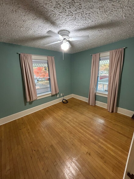 Building Photo - 1209 1/2 W Governor St