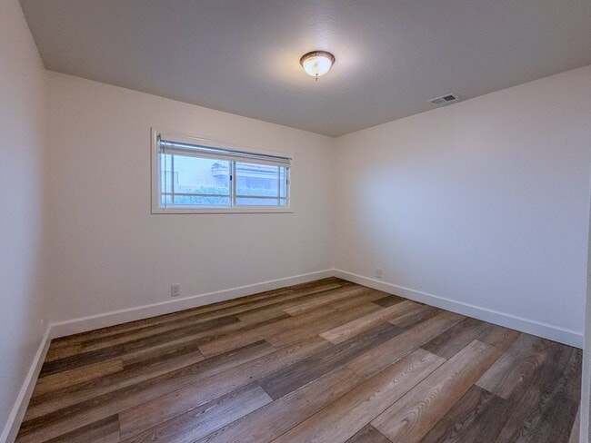 Building Photo - 5142 Sandpiper Way