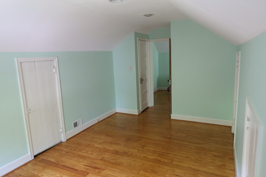 Building Photo - 1005 Arnette Avenue