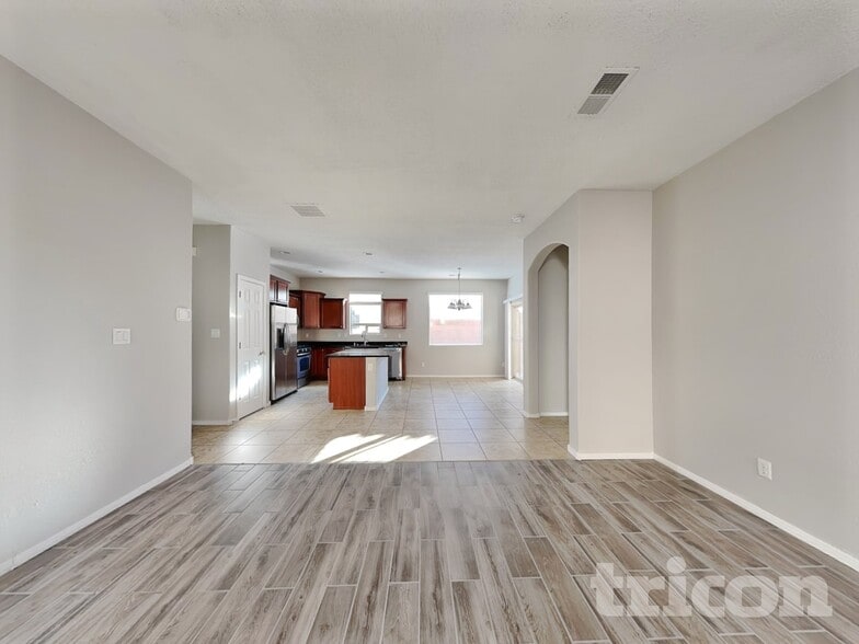 Building Photo - 11628 Thistledown Rd SE