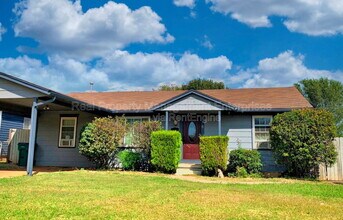 Building Photo - 4205 SE 47th St