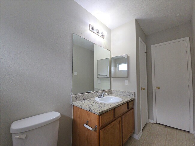 Building Photo - 21802 Westfield Ridge Dr