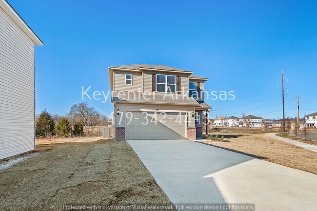 Building Photo - 811 E Sparrow Cir