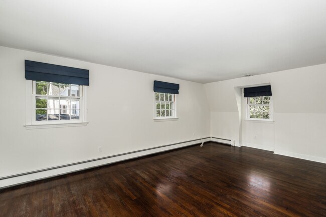 Building Photo - 14 Shoal Point Ln