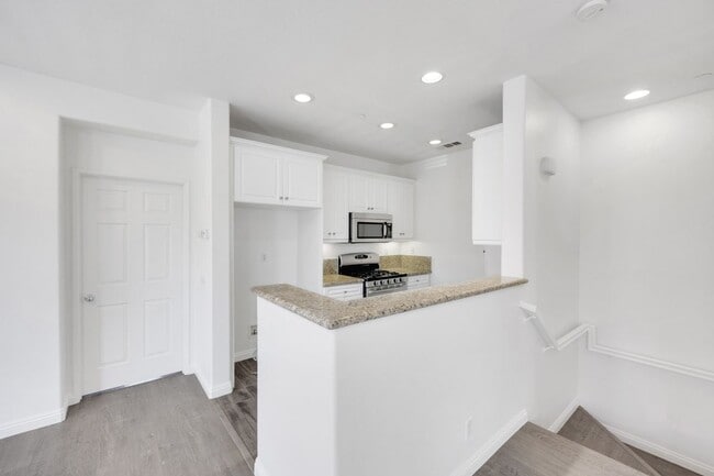 Building Photo - 6287 Ancora Ln