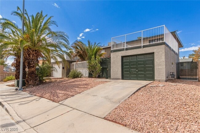 Building Photo - 557 Chelsea Dr