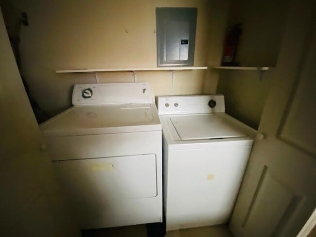 Building Photo - 2903 Patzcuaro Dr