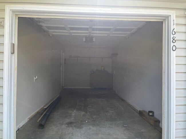 Building Photo - 1680 Sleepy Hollow Rd NW