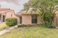 Building Photo - 611 Lost Springs Ct