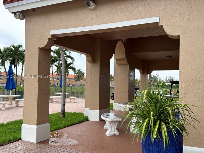 Building Photo - 6520 NW 114th Ave