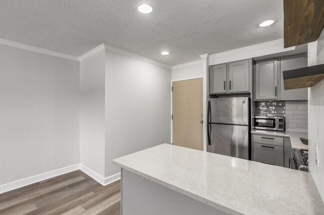 Building Photo - 2285 Peachtree Rd NE