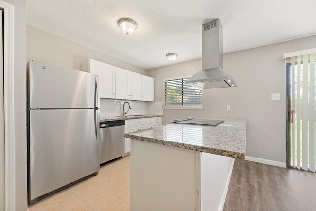 Building Photo - 17615 Autumn Hills Dr