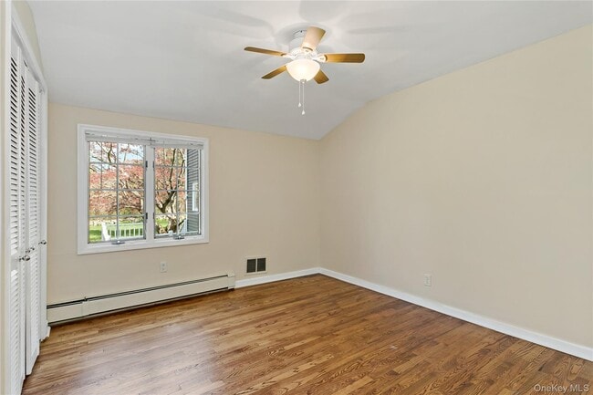 Building Photo - 830 Barberry Rd