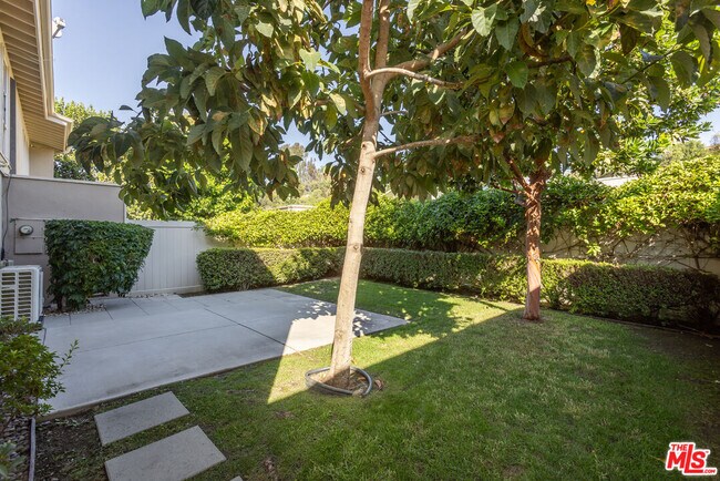 Building Photo - 4173 Del Mar Ave