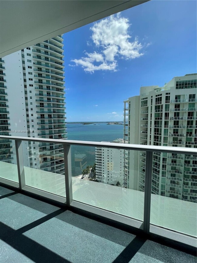 Building Photo - 1300 Brickell Bay Dr