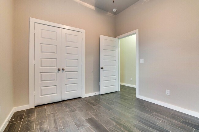 Building Photo - 130 Hidden Springs Dr