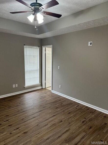 Building Photo - 508 Deer Path