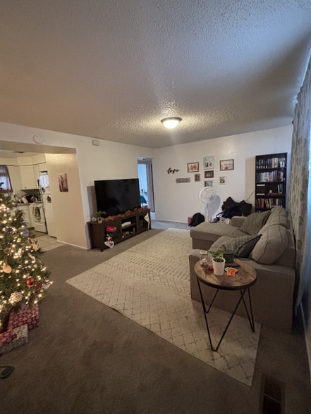 Building Photo - 1591 S 800 E