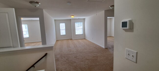 Building Photo - 1527 Sergeant Ln
