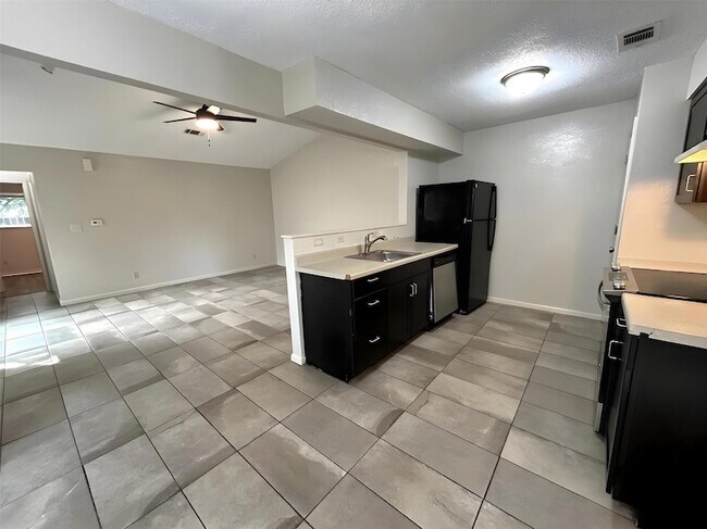 Building Photo - 7600 St Amant Pl