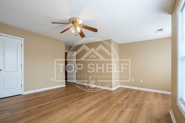 Building Photo - 32 Brookvalley Ct W