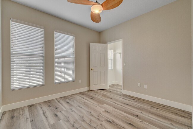 Building Photo - 10550 W Alexander Rd