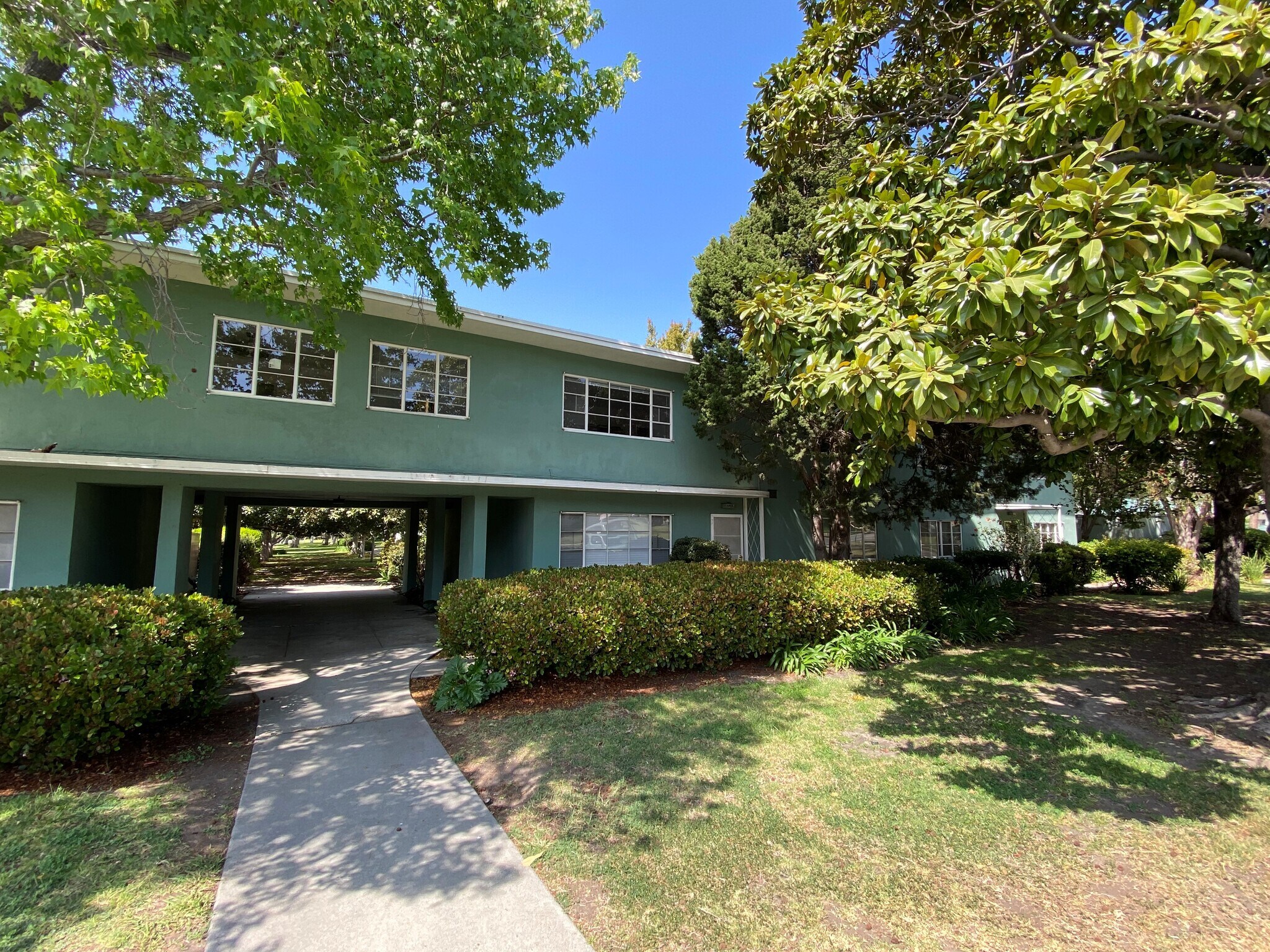 Condo front entrance - 5414 Village Grn