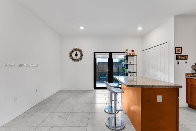 Building Photo - 13360 Tropical Ave