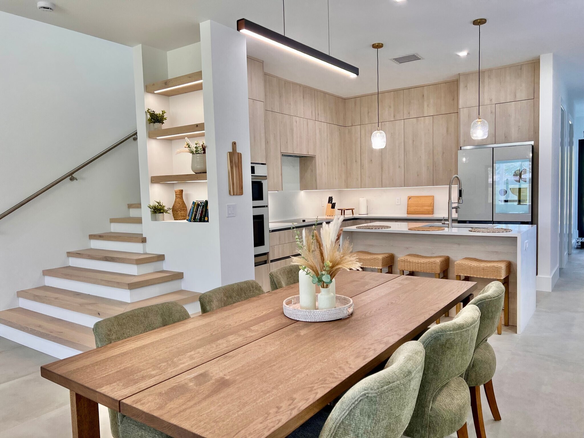 Building Photo - 300 SW 7th St