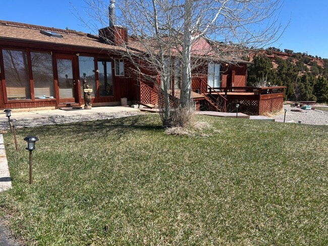 Primary Photo - Beautiful Furnished 2 Bedroom Basement Apa...