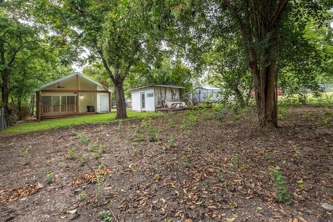 Building Photo - 7511 Carver Ave