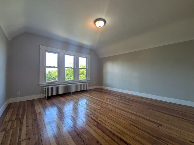 Building Photo - 396 Whalley Ave