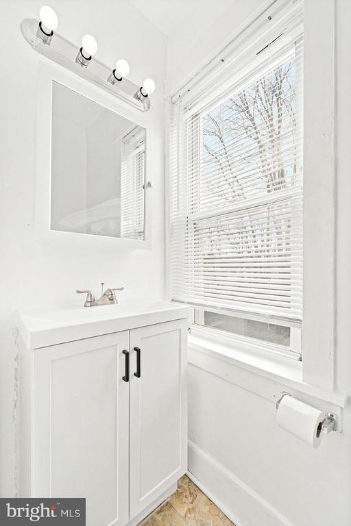 Building Photo - 1945 Cooper St